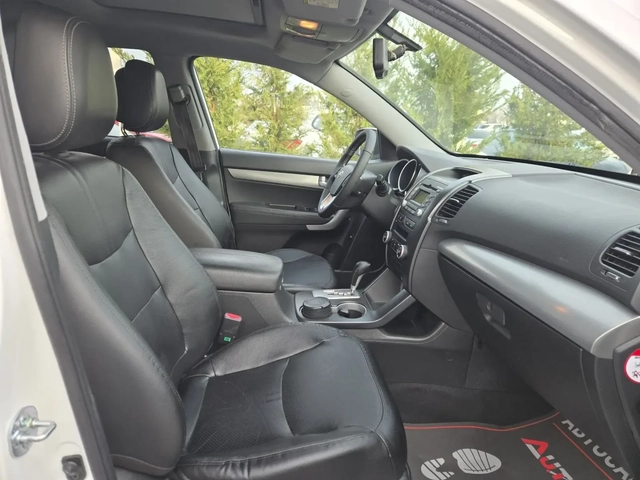 Kia Sorento 2.2CRDI-197кс= АВТОМАТ= 4Х4= KEYLESS= PANORAMA - автомобили, коли, обяви за нови и употребявани 14