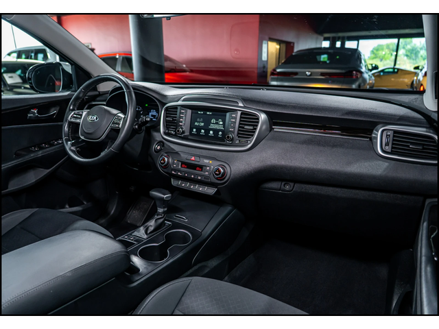 Kia Sorento Kia Sorento  - автомобили, коли, обяви за нови и употребявани 8