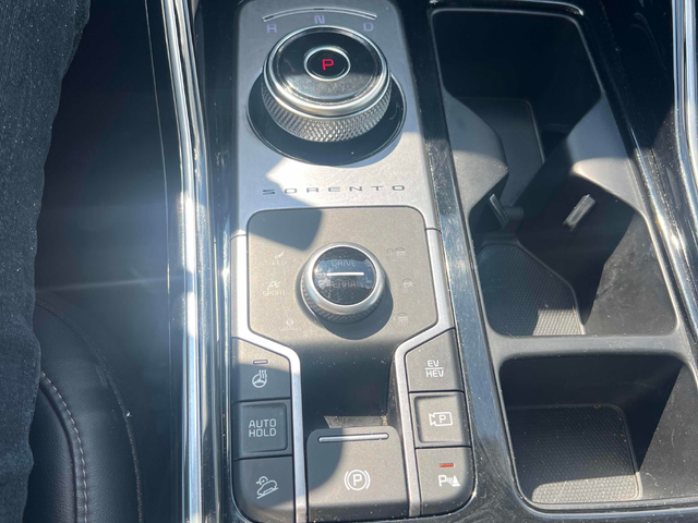 Kia SORENTO PLUG-IN HYBRID 1.6L 4cyl AWD - автомобили, коли, обяви за нови и употребявани 9