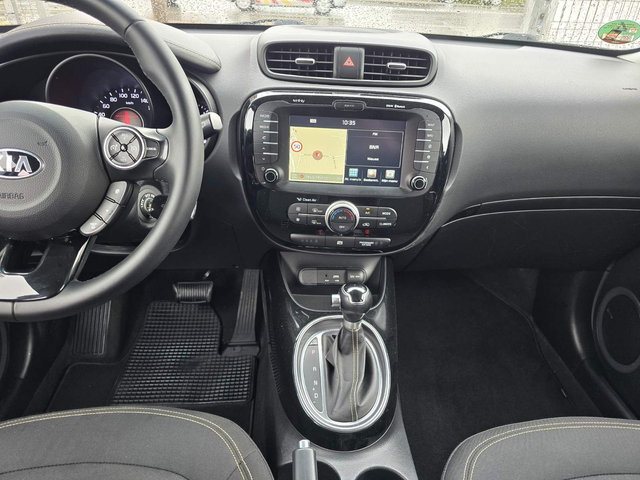 Kia Soul 1.6 CRDI - автомобили, коли, обяви за нови и употребявани 13