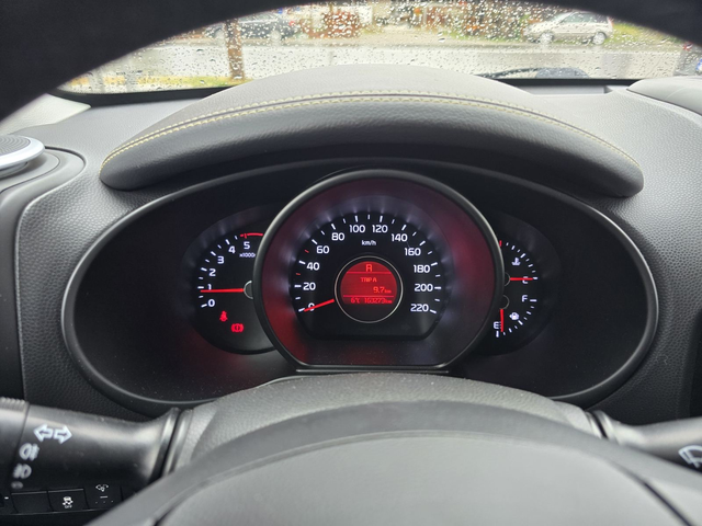 Kia Soul 1.6 CRDI - автомобили, коли, обяви за нови и употребявани 15