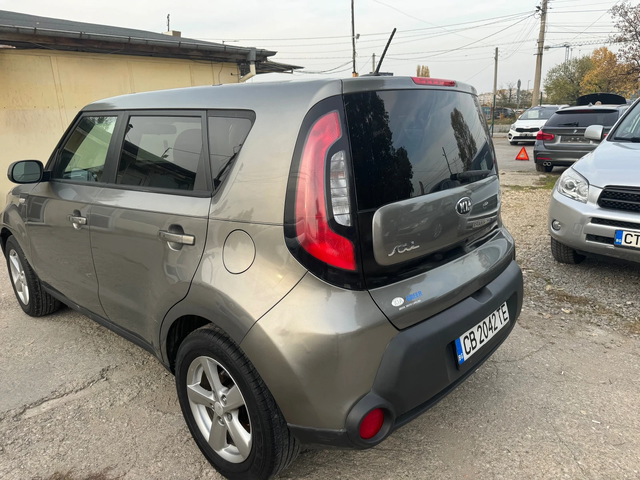 Kia Soul 1.6 GDI - автомобили, коли, обяви за нови и употребявани 4