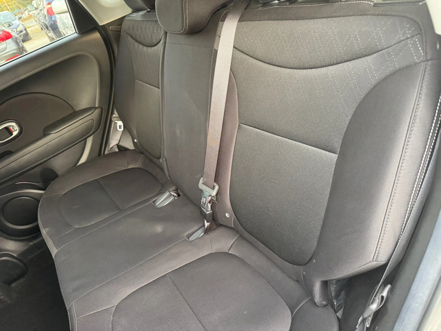 Kia Soul 1.6 GDI - автомобили, коли, обяви за нови и употребявани 6