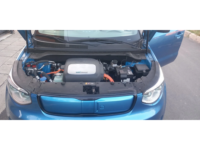 Kia Soul Soul EV   60000km - автомобили, коли, обяви за нови и употребявани 12