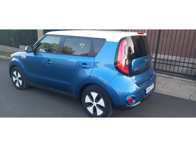 Kia Soul Soul EV   60000km - автомобили, коли, обяви за нови и употребявани 3