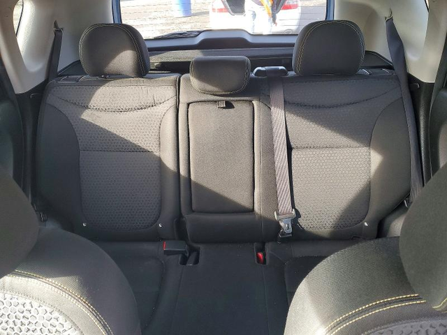 Kia Soul 2.0L 4 Front-wheel Drive - автомобили, коли, обяви за нови и употребявани 10