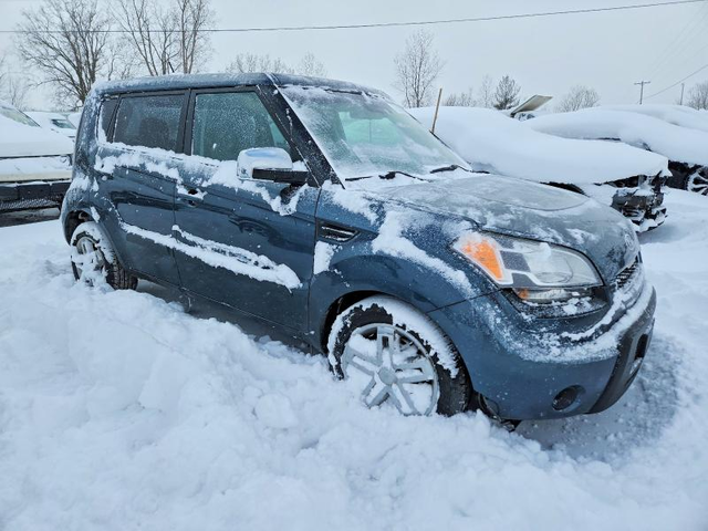 Kia Soul 2.0L 4 Front-wheel Drive - автомобили, коли, обяви за нови и употребявани 3