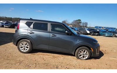 kia-soul-2-0l-4-front-wheel-drive - 0