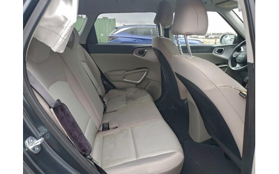 Kia Soul 2.0L 4 Front-wheel Drive - автомобили, коли, обяви за нови и употребявани 10