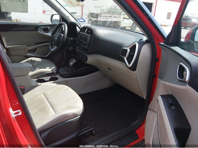 Kia Soul 2.0L I-4 DOHC, VVT, 147HP Front Wheel Drive - автомобили, коли, обяви за нови и употребявани 4