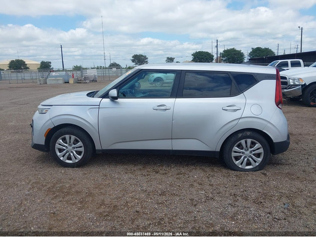 Kia Soul 2.0L I-4 DOHC, VVT, 147HP Front Wheel Drive - автомобили, коли, обяви за нови и употребявани 13
