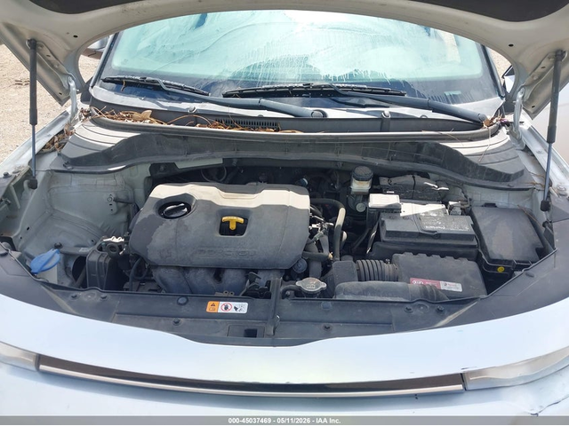 Kia Soul 2.0L I-4 DOHC, VVT, 147HP Front Wheel Drive - автомобили, коли, обяви за нови и употребявани 9