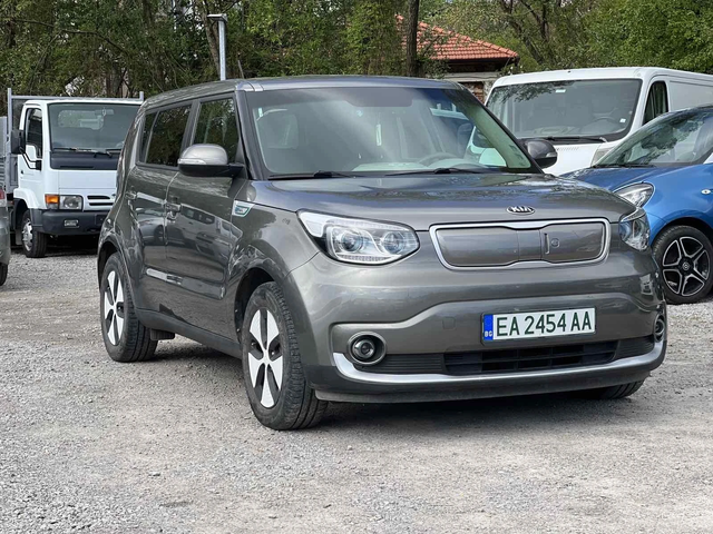 Kia Soul 2 комплекта гуми с джанти Всичко платено - автомобили, коли, обяви за нови и употребявани 1