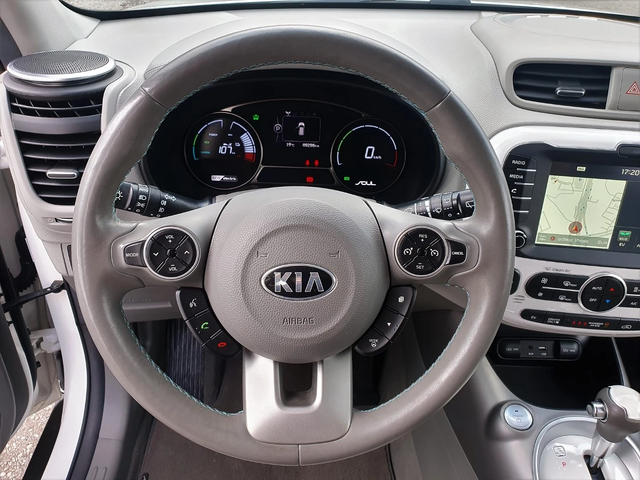 Kia Soul Full Eco Electric - автомобили, коли, обяви за нови и употребявани 7