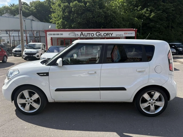 Kia Soul 1.6 BENZ - автомобили, коли, обяви за нови и употребявани 2