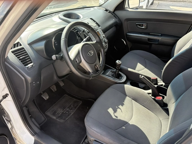 Kia Soul 1.6 BENZ - автомобили, коли, обяви за нови и употребявани 9