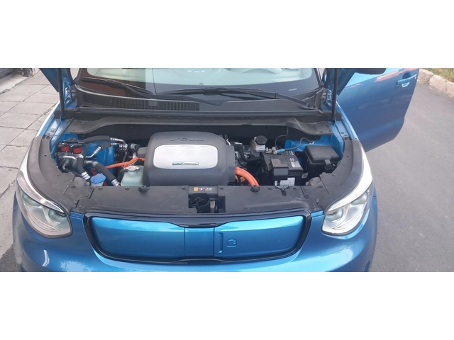Kia Soul Soul EV   60000km - автомобили, коли, обяви за нови и употребявани 12