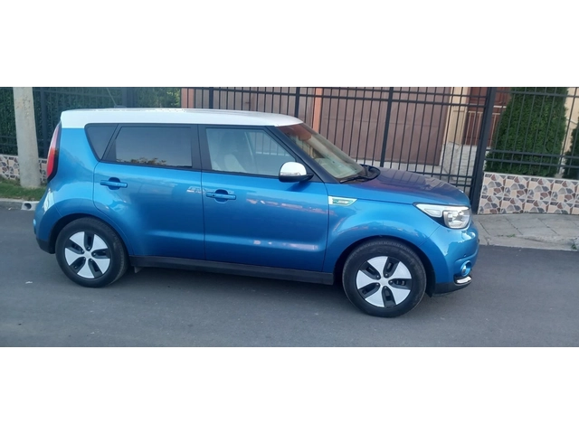 Kia Soul Soul EV   60000km - автомобили, коли, обяви за нови и употребявани 1