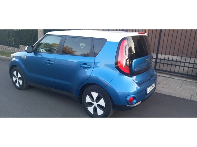 Kia Soul Soul EV   60000km - автомобили, коли, обяви за нови и употребявани 3