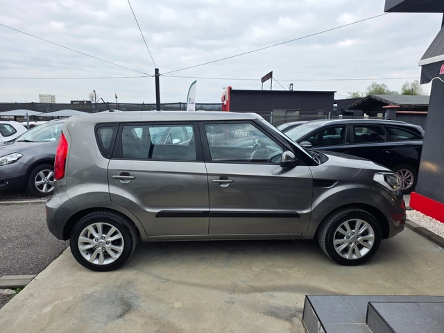 Kia Soul 1.6GDI-140к.с EURO 5-КЛИМАТИК- ШВЕЙЦАРИЯ - автомобили, коли, обяви за нови и употребявани 4
