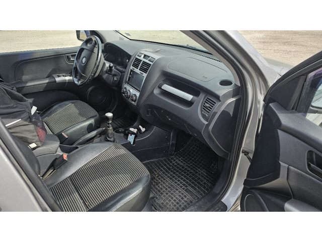 Kia Sportage 2.0 CRDi 140 - автомобили, коли, обяви за нови и употребявани 5