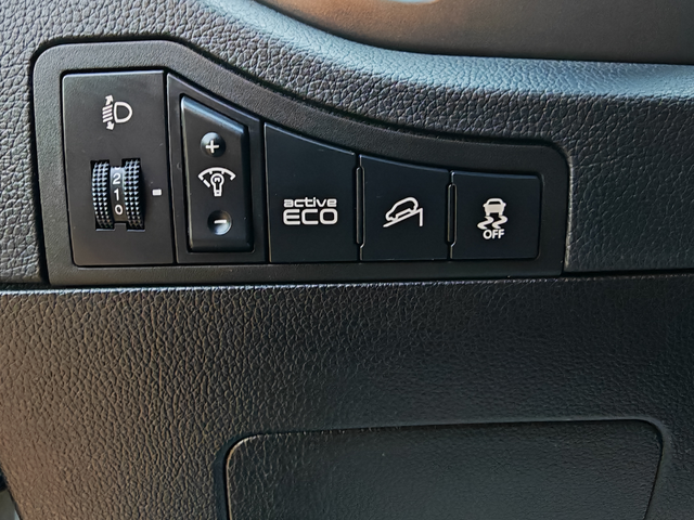 Kia Sportage 2.0CRDI-4x4-КОЖА-НАВИГАЦИЯ-dljf;djru - автомобили, коли, обяви за нови и употребявани 14