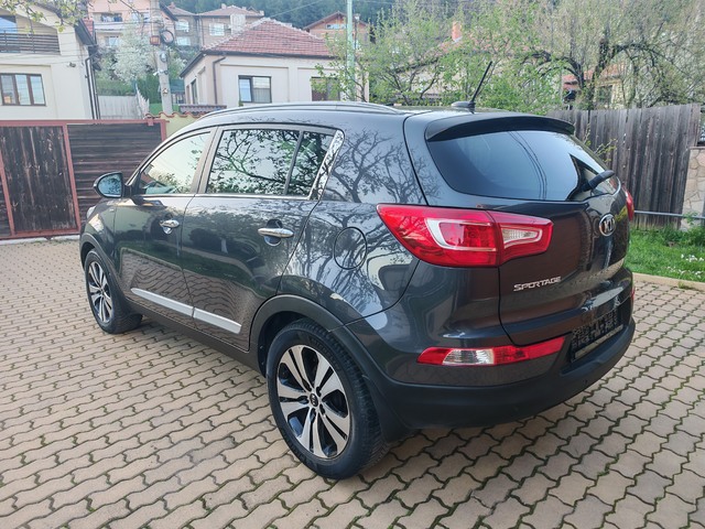 Kia Sportage 2.0CRDI-4x4-КОЖА-НАВИГАЦИЯ-dljf;djru - автомобили, коли, обяви за нови и употребявани 5