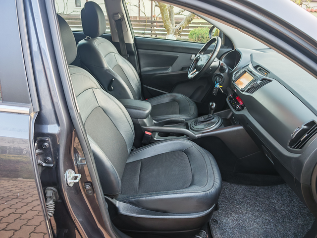 Kia Sportage 2.0CRDI-4x4-КОЖА-НАВИГАЦИЯ-dljf;djru - автомобили, коли, обяви за нови и употребявани 8