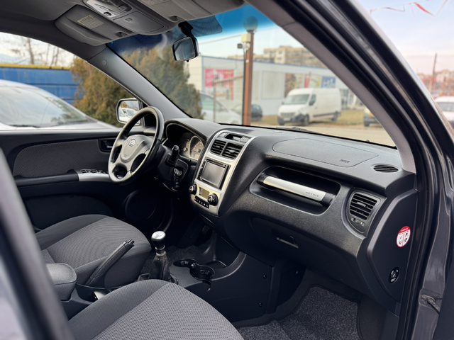 Kia Sportage 2.0CRDI Face Lift NAVI - автомобили, коли, обяви за нови и употребявани 8