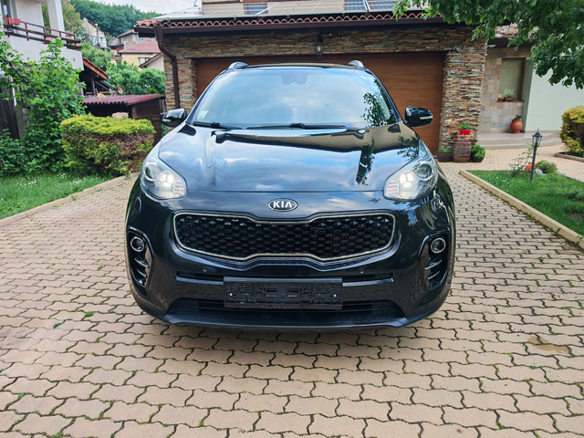 Kia Sportage 2.0CRDI-КОЖА-НАВИГАЦИЯ-КАМЕРА - автомобили, коли, обяви за нови и употребявани 1