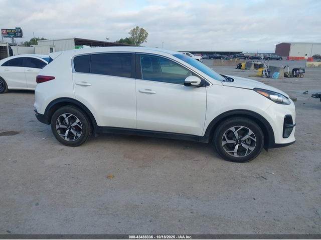 Kia Sportage 2.4L I-4 DI, DOHC, VVT, 181HP Front Wheel Drive - автомобили, коли, обяви за нови и употребявани 13