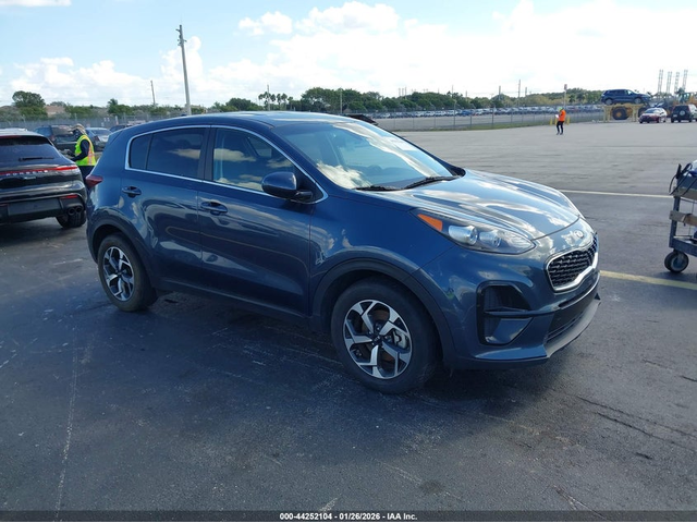 Kia Sportage 2.4L I-4 DI, DOHC, VVT, 181HP Front Wheel Drive - автомобили, коли, обяви за нови и употребявани 0