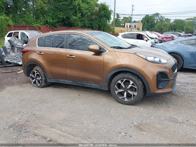 Kia Sportage 2.4L I-4 DI, DOHC, VVT, 181HP Front Wheel Drive - автомобили, коли, обяви за нови и употребявани 0