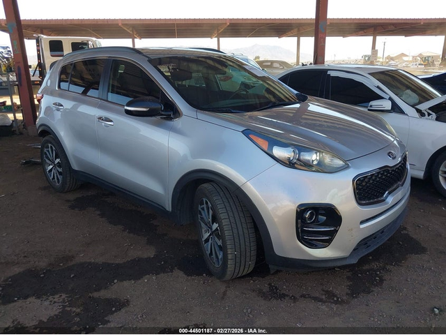 Kia Sportage 2.4L I-4 DI, DOHC, VVT, 181HP Front Wheel Drive - автомобили, коли, обяви за нови и употребявани 0