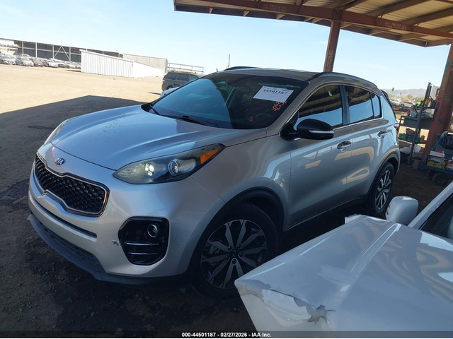 Kia Sportage 2.4L I-4 DI, DOHC, VVT, 181HP Front Wheel Drive - автомобили, коли, обяви за нови и употребявани 1