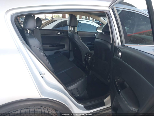 Kia Sportage 2.4L I-4 DI, DOHC, VVT, 181HP Front Wheel Drive - автомобили, коли, обяви за нови и употребявани 7