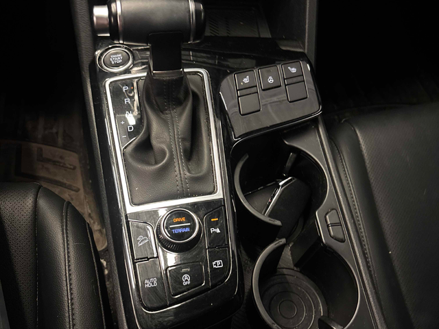 Kia Sportage 2.5L 4cyl AWD - автомобили, коли, обяви за нови и употребявани 10