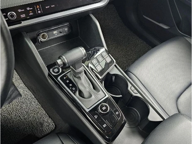 Kia Sportage - автомобили, коли, обяви за нови и употребявани 8