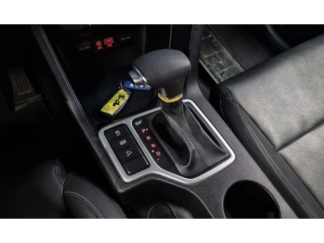 Kia Sportage - автомобили, коли, обяви за нови и употребявани 8