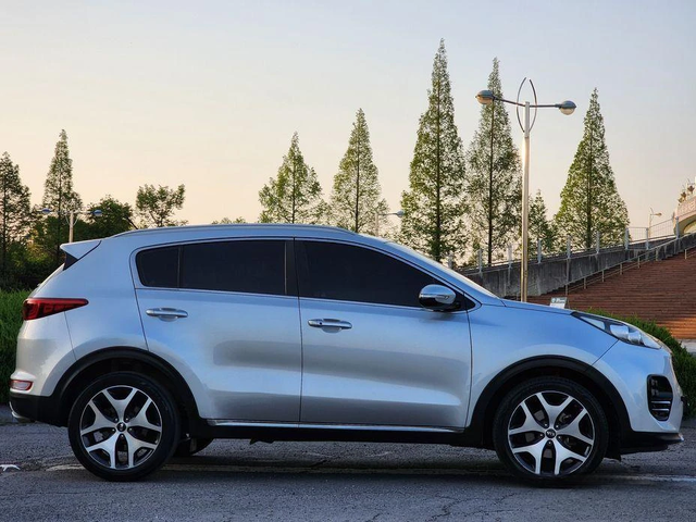 Kia Sportage Diesel 2WD Noblesse  * НАЙ-ДОБРА ЦЕНА В БЪЛГАРИЯ* - автомобили, коли, обяви за нови и употребявани 6