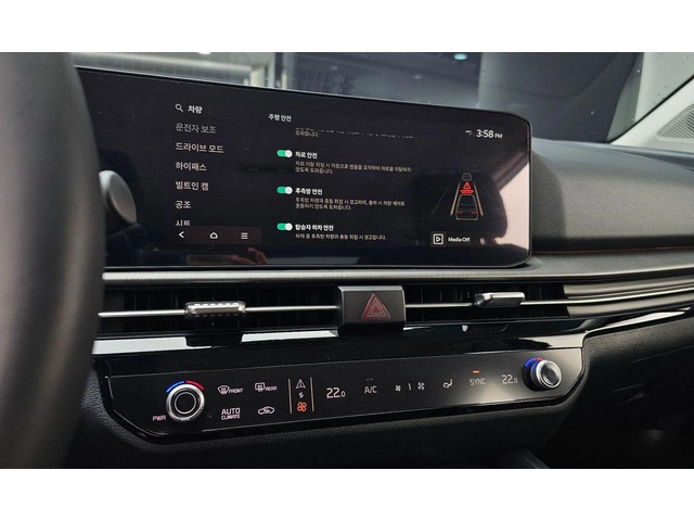 Kia Sportage Gasoline 1.6 Turbo 2WD Signature - автомобили, коли, обяви за нови и употребявани 13