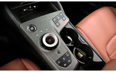 Kia Sportage Gasoline 1.6 Turbo 2WD Signature X Line - автомобили, коли, обяви за нови и употребявани 8