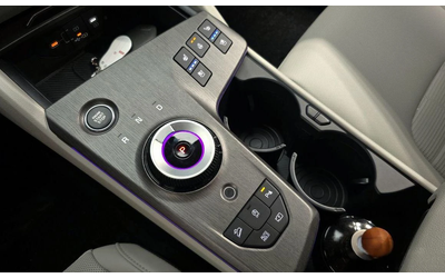 Kia Sportage Gasoline 1.6 Turbo 2WD Signature - автомобили, коли, обяви за нови и употребявани 8