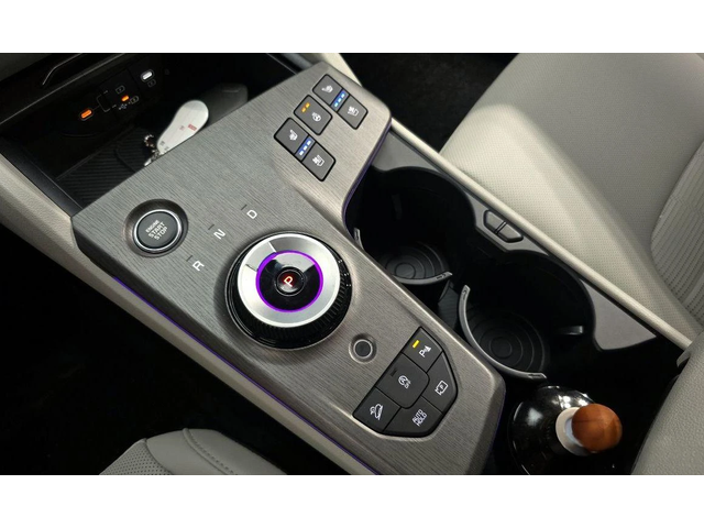 Kia Sportage Gasoline 1.6 Turbo 2WD Signature - автомобили, коли, обяви за нови и употребявани 8