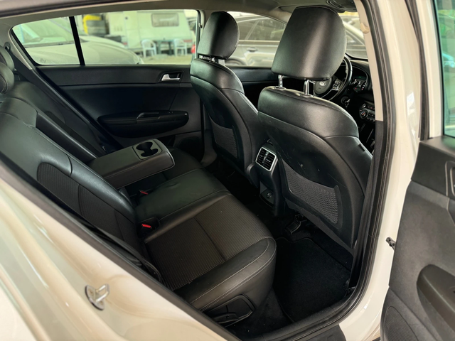 Kia Sportage 1.7CRDI-AUTO-NAVI - автомобили, коли, обяви за нови и употребявани 10