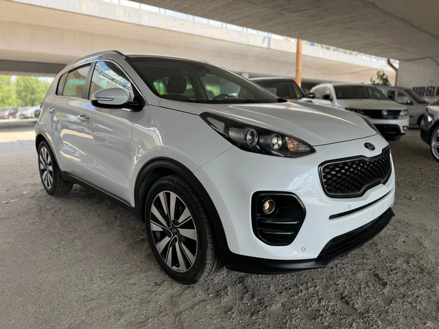 Kia Sportage 1.7CRDI-AUTO-NAVI - автомобили, коли, обяви за нови и употребявани 1