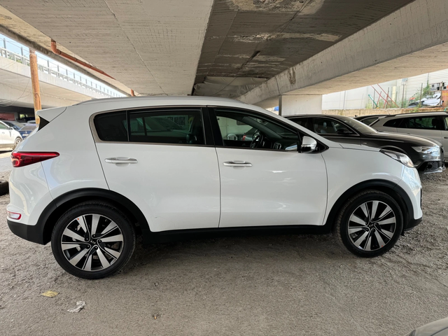 Kia Sportage 1.7CRDI-AUTO-NAVI - автомобили, коли, обяви за нови и употребявани 3