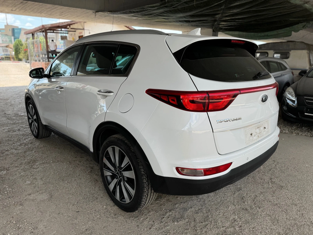 Kia Sportage 1.7CRDI-AUTO-NAVI - автомобили, коли, обяви за нови и употребявани 6