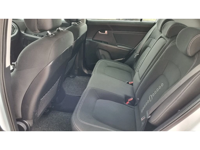 Kia Sportage 1.7 диз.115к.с. - автомобили, коли, обяви за нови и употребявани 12