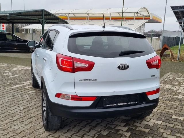 Kia Sportage 1.7 диз.115к.с. - автомобили, коли, обяви за нови и употребявани 8